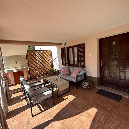 Apartmani Antonija Vozilici 外观 照片