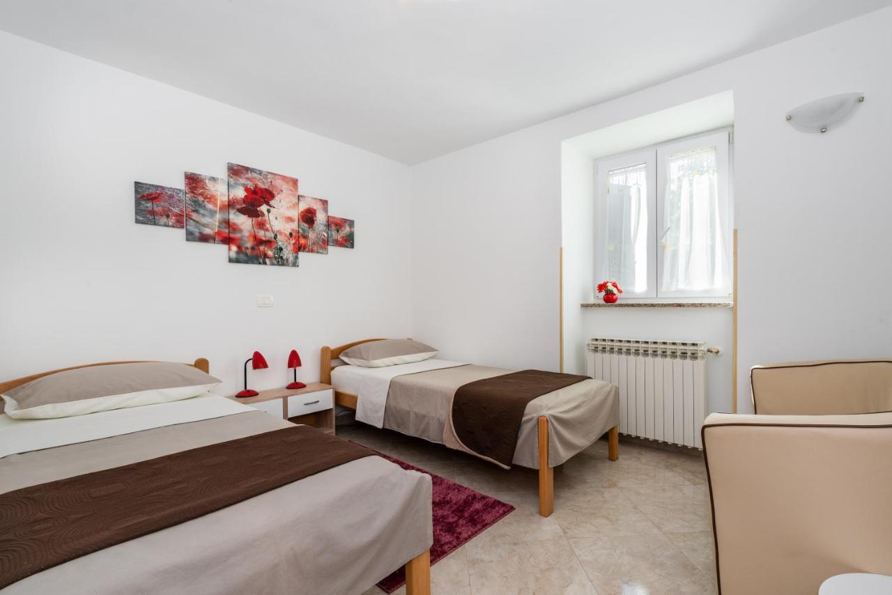 Apartmani Antonija Vozilici 外观 照片
